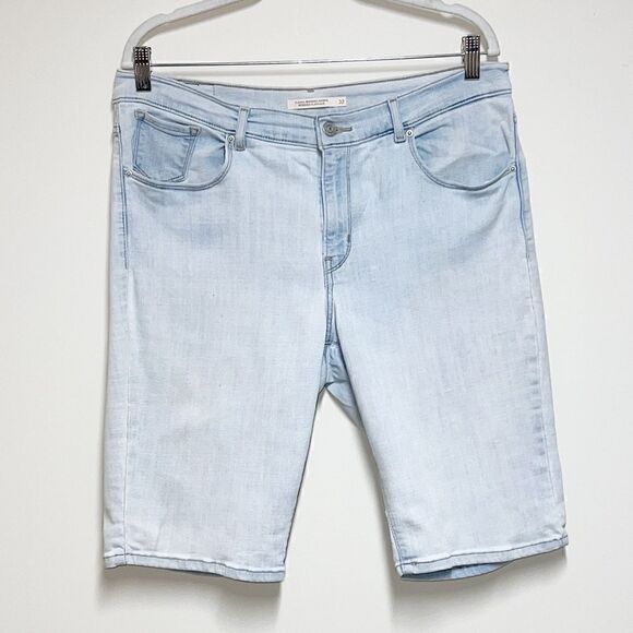 Levi’s Womens Classic High Rise Bermuda Shorts Faded blue Wash Sz 32 W - Picture 1 of 5